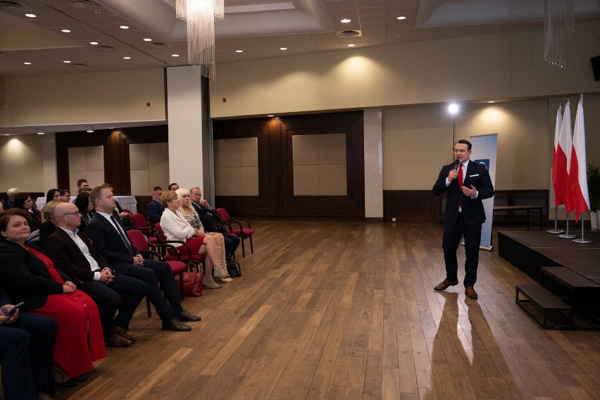 Spotkanie z europosłem Dominikiem Tarczyńskim w Hotelu Prezydenckim w Rzeszowie [FOTO]