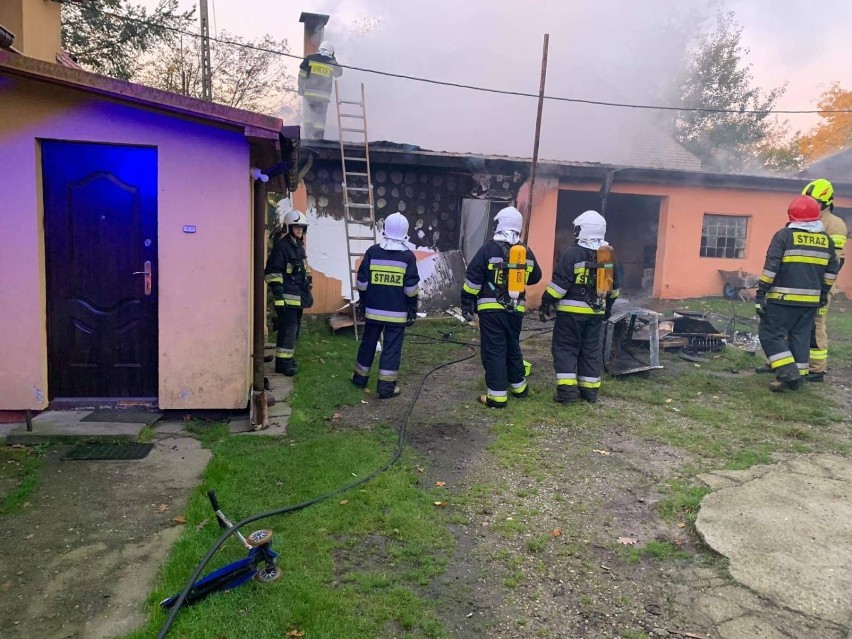 Pożar kotłowni w Kulicach. Strażacy z okolic Nowogardu w akcji