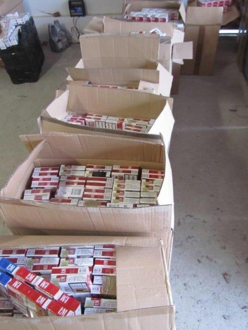 CBŚ: Zlikwidowali magazyn nielegalnych papierosów pod...