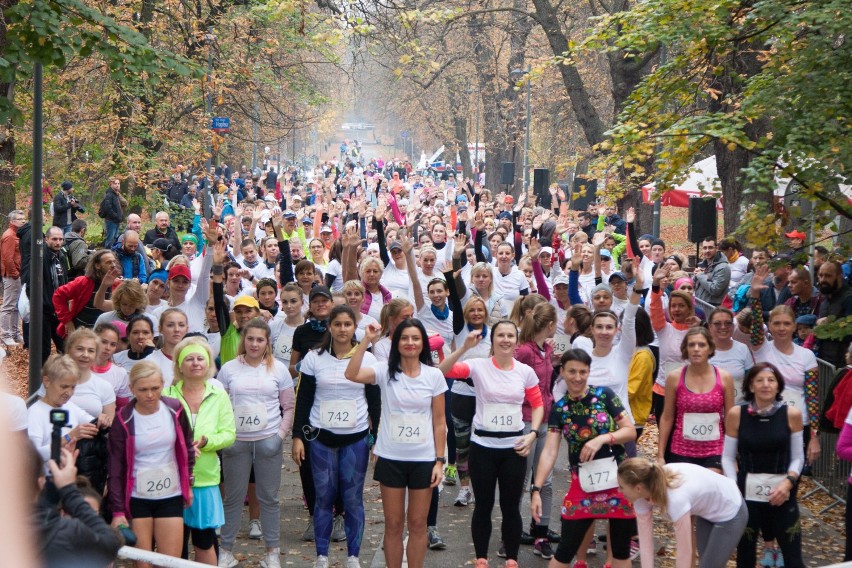 Irena Woman's Run 2018 w Warszawie. Bieg tylko dla kobiet ruszył ulicami Warszawy [ZDJĘCIA]