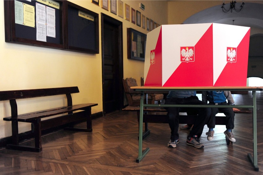 Wybory parlamentarne 2015. Głosowanie poza miejscem...