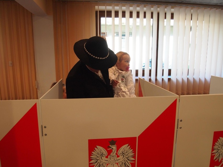 Eurowybory 2014: górale z Podhala ruszyli do komisji wyborczych