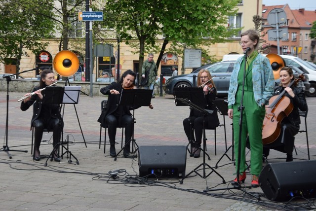 Gaba Kulka i Sonos Quartet - koncert plenerowy z okazji Święta Konstytucji 3 Maja w Tychach: "Norwid kameralnie"