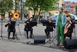 Gaba Kulka i Sonos Quartet w Tychach. Norwid kameralnie. Koncert plenerowy na placu Baczyńskiego