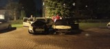 Groźny pożar na parkingu w Knurowie. Spaliły się dwa samochody. Co było przyczyną zapłonu?
