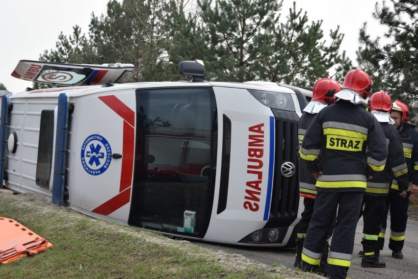 Wypadek karetki na ulicy Przemysłowej w Pile