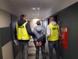 Ćwierć kilograma amfetaminy w mieszkaniu 21-letniego mieszkańca powiatu opoczyńskiego. Mężczyzna trafił do aresztu (FOTO)