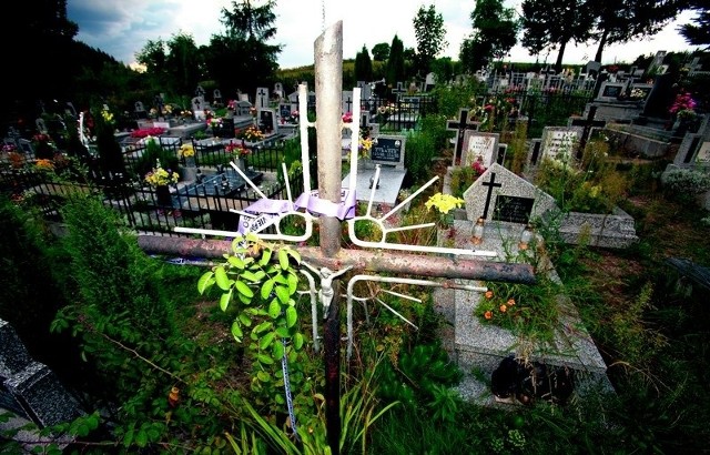 Cmentarz parafialny w Maciejowej obsługuje jedna firma pogrzebowa. Pozostałe odprawiane są z kwitkiem