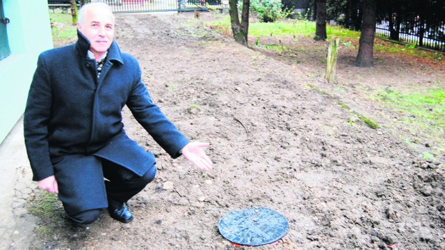 Libiąski radny Stanisław Bigaj zwlekał z podpięciem do sieci ponad rok. Po upomnieniu przez burmistrza zainwestował w rury aż 2 tys. zł. Jego sąsiadów jednak nie stać na taki wydatek