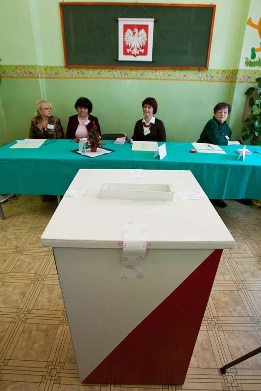 Druga tura wyborów w Wałbrzychu (ZDJĘCIA)