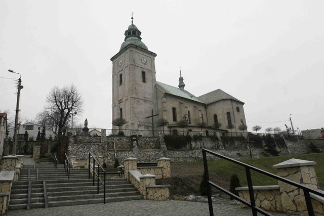 Będzińska świątynia urzeka nie tylko architekturą, ale także atrakcyjnym usytuowaniem