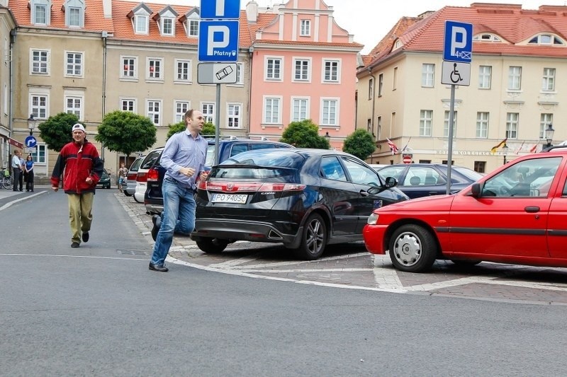 Poznań: Najdłuższy warkocz ma 166 cm. Świetna zabawa na festynie farnym [ZDJĘCIA FILM]