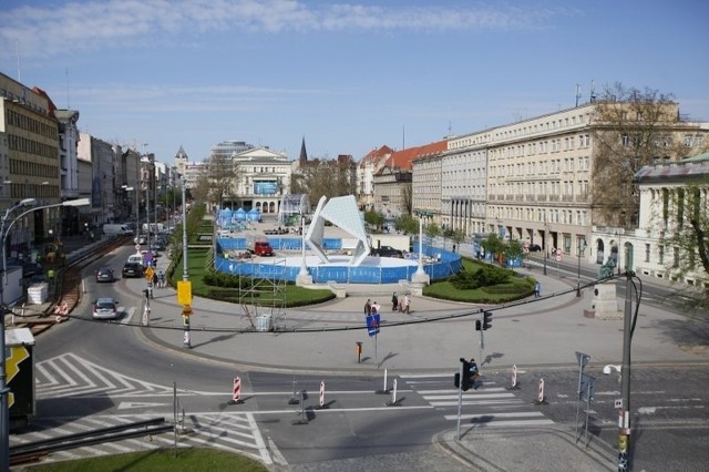 Na placu Wolności w Poznaniu zimą położona zostanie sztuczna trawa