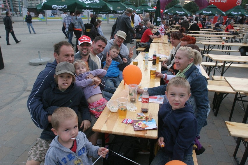 Strefa kibiców w Katowicach: Komu kibicują? Naszym! [ZOBACZ ZDJĘCIA]