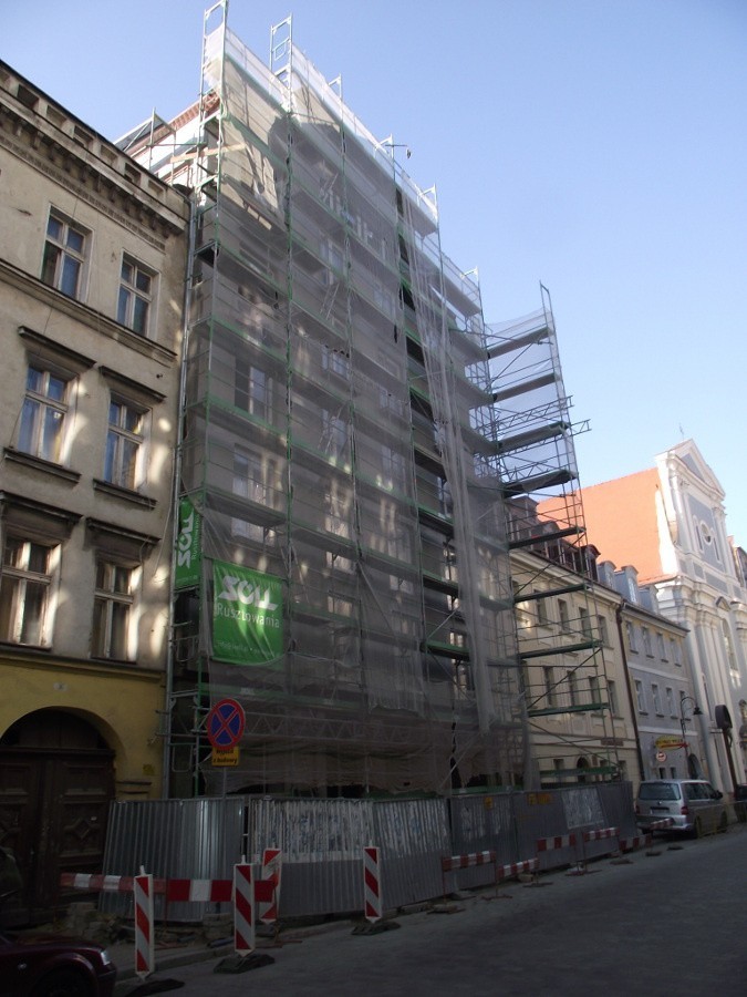Wrocław: Nadzór budowlany kazał wstrzymać budowę hotelu. Ale i tak budują