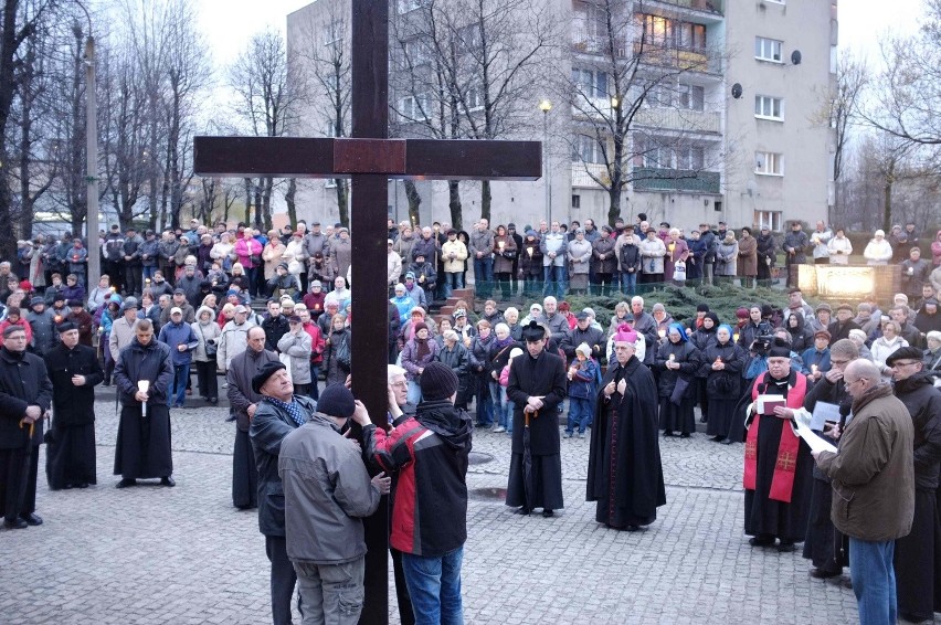 Droga Krzyżowa w Katowicach. W tym roku trasa skrócona [ZDJĘCIA]