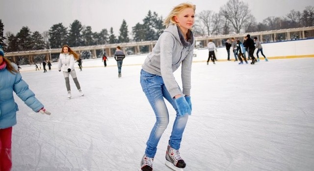 Ten rok przyniósł sporo nowości łyżwiarzom: nowe lodowiska przy Hali Ludowej i w szkole przy ul. Szkockiej oraz zadaszenie ślizgawki przy Spiskiej