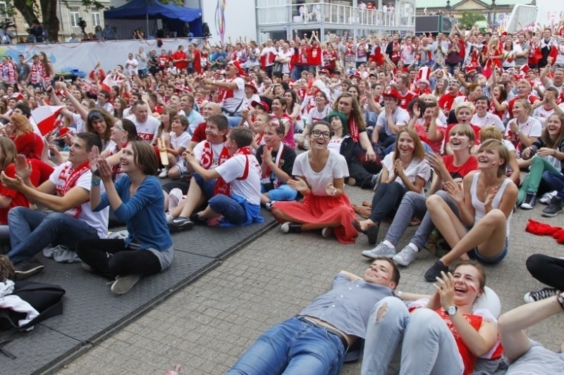 Tysiące fanów reprezentacji Polski dopingowało wczoraj kadrę...