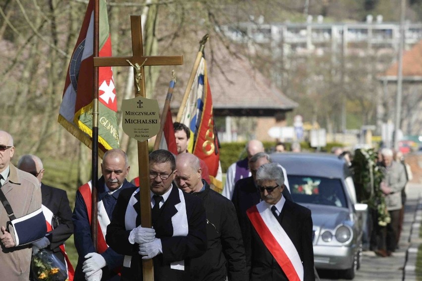 - Życie trzeba wycisnąć jak cytrynę - mówił Michalski....