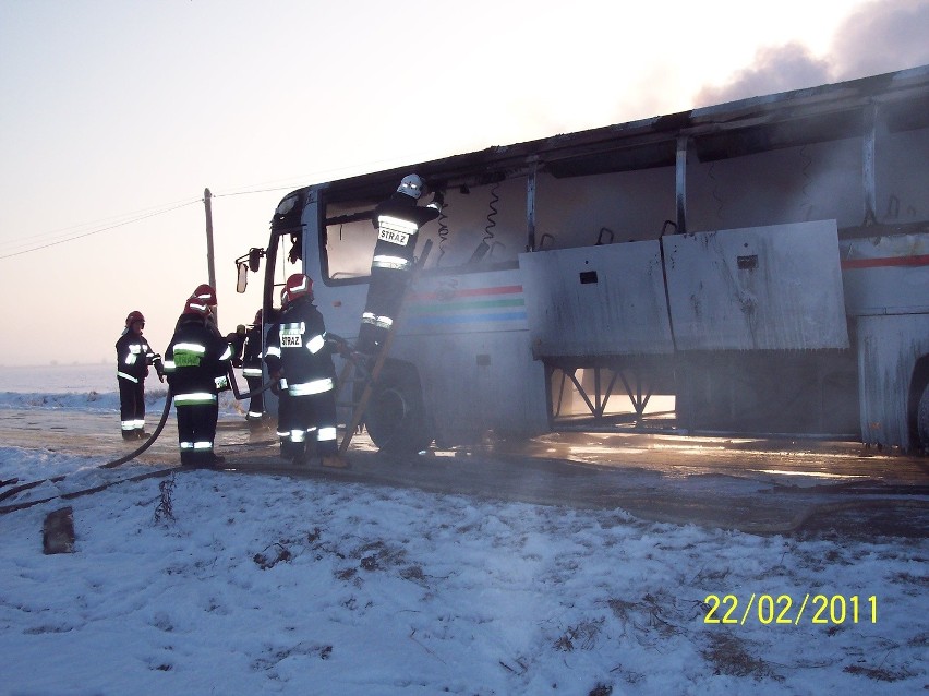 Gmina Pelplin: Spłonął autobus przewożący uczniów