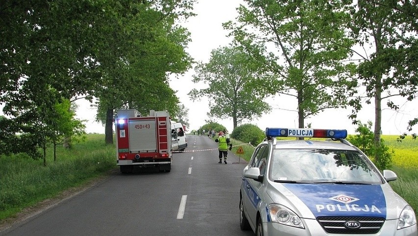 Bierutów: 11 osób rannych w zderzeniu busa z tirem (ZDJĘCIA)