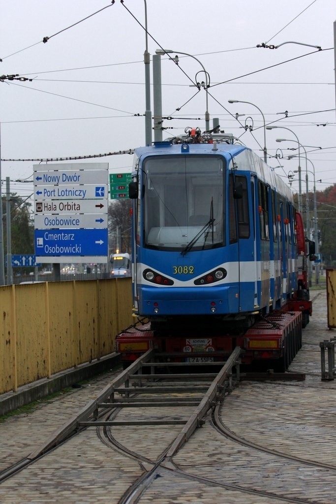 Nowoczesne tramwaje z Wrocławia. Pojechały do Krakowa (ZOBACZ ZDJĘCIA)