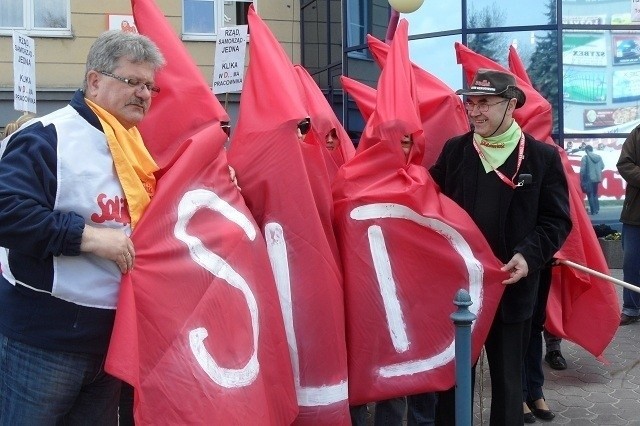 Manifestacja Solidarności w Częstochowie i spalenie kukły...