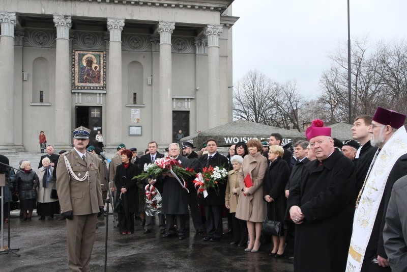 Łodzianie uczcili 71. rocznicę zbrodni katyńskiej (ZDJĘCIA)