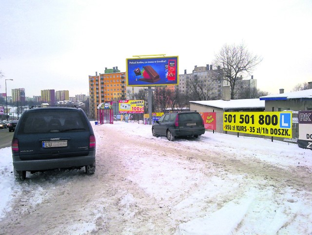 W tym miejscu przy ul. Poniatowskiego parkować nie wolno