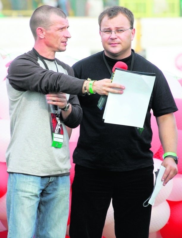 Dariusz Śledź (z lewej) i Piotr Baron. Na torze byli profesorami