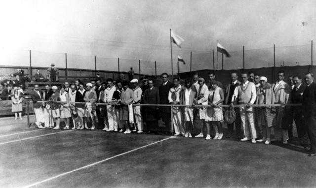 Rok 1930: mecz towarzyski Górny Śląsk - Kraków z udziałem m.in. Jadwigi Jędrzejowskiej reprezentującej wtedy Gród Kraka