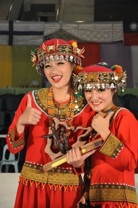 Dziewczyny z Szu Chen Youth Aboriginal Folk Dance w Malezji z nagrodą jury za najlepszy pokaz