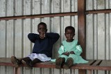 Czy właściciele lumpeksów zarabiają na dzieciach z Afryki? [FILM]