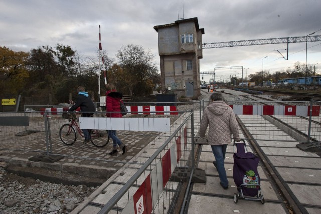 W nocy z soboty na niedzielę otworzą przejazd kolejowy w Leśnicy na ulicy Trzmielowickiej