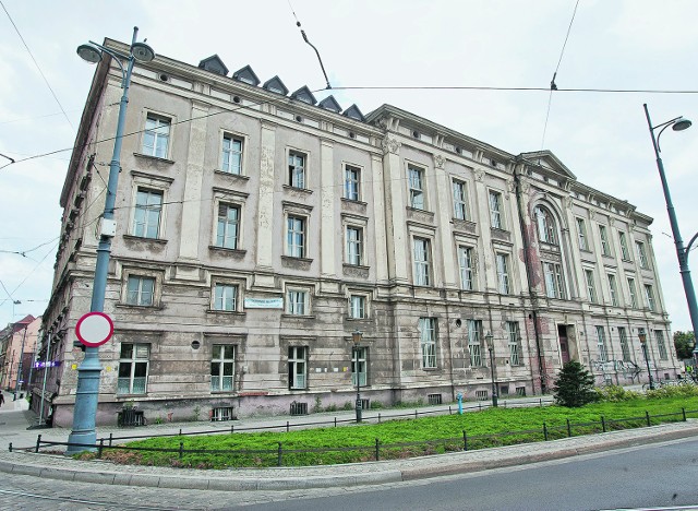 Budynek farmacji przy skrzyżowaniu Grodzkiej i Szewskiej nie znalazł nabywcy