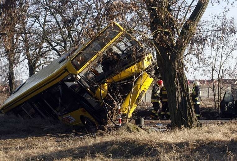 Makabryczny wypadek. Motocyklista spłonął żywcem, 20 osób rannych