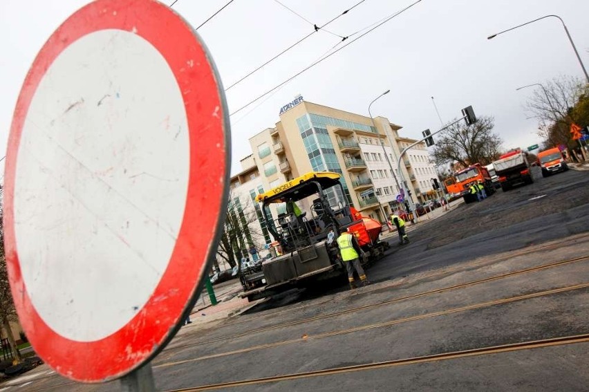 Poznań: Miasto stoi w korkach. Paraliż komunikacyjny [ZDJĘCIA]