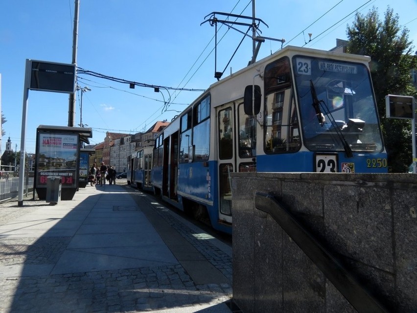 Wrocław: ITS na razie utrudnia jazdę po mieście. Kiedy zacznie nam pomagać? (ZDJĘCIA)