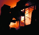 Gniew: Mieszkańcy boją się skażenia po pożarze chemikaliów
