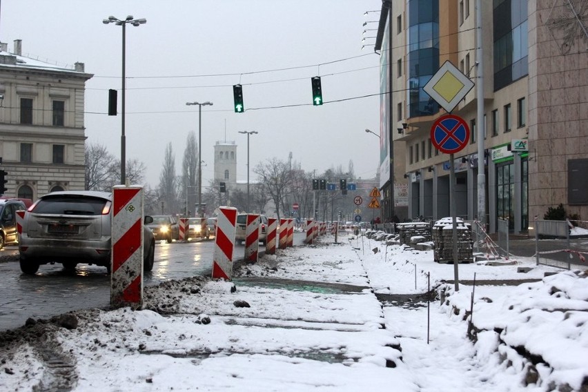 Remont placu Orląt Lwowskich będzie przerwany? Miasto się zastanawia