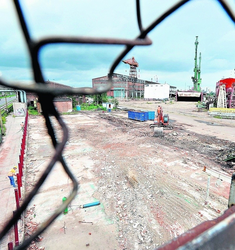 Gdańsk: Wyburzono historyczne murale i hasła w stoczni. Nikt nie zrobił zdjęć