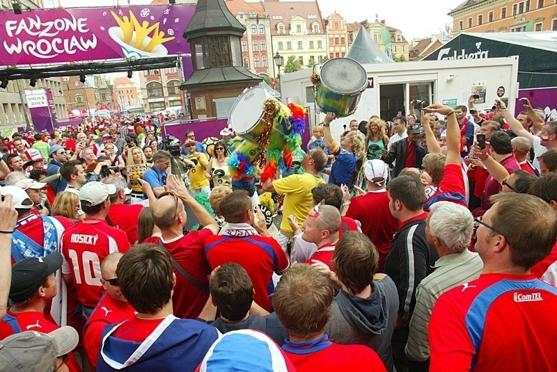 Piłkarska fiesta - drugi dzień Euro 2012 we Wrocławiu (ZDJĘCIA, FILMY)