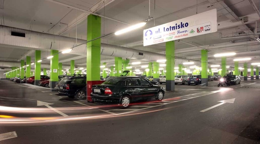 Katowice: Zamknięty parking zewnętrzny przy CH Trzy Stawy