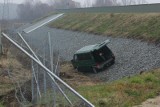 Siechnice: Jechał zamkniętym odcinkiem obwodnicy i spadł ze skarpy (ZDJĘCIA)