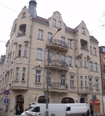 W kamienicy przy Dąbrowskiego 39 można wyremontować i wynająć mieszkanie o pow. 62,7 mkw.
