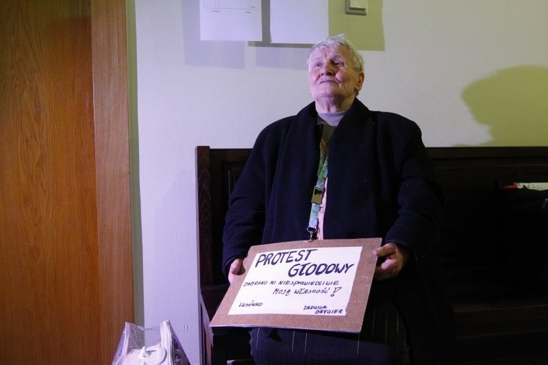 Poznań: Drugi dzień głodówki w sądzie 76-letniej Jadwigi Brygier  