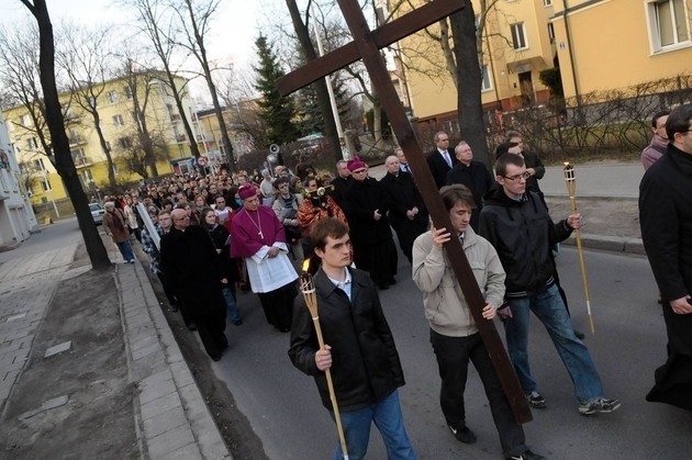 Droga krzyżowa na miasteczku akademickim w Lublinie