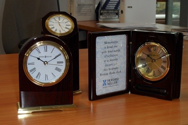 Specjalne relikwiarze na prochy w formie zegarka