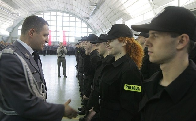 Ślubowanie nowych policjantów śląskiego garnizonu