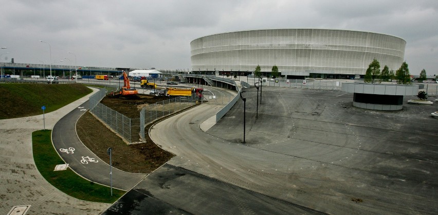 Wrocław: Przy stadionie powstaje miasteczko kontenerowe